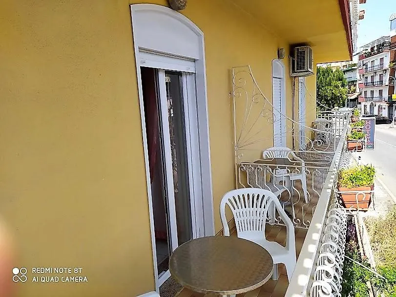 **  Hotel Eliseo Giardini-Naxos Włochy