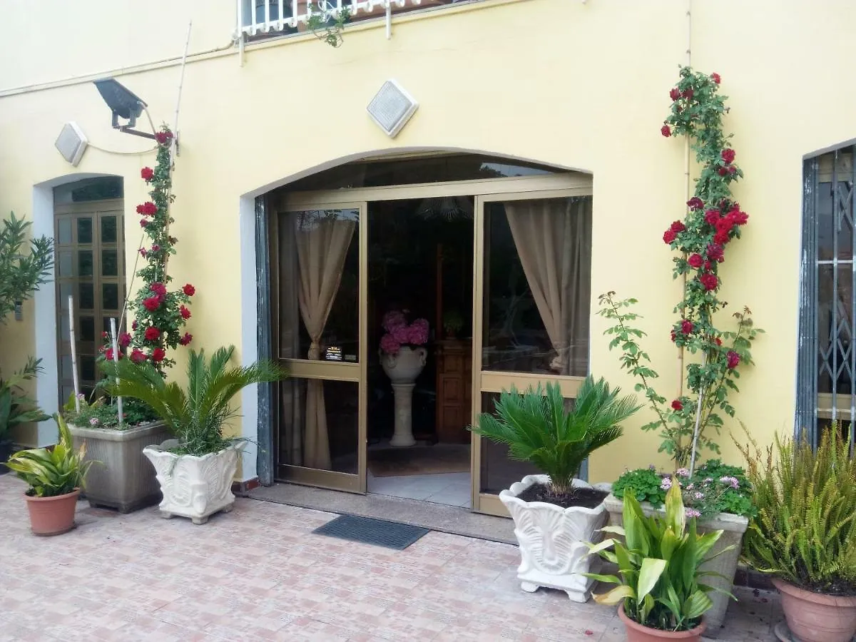 Hotel Eliseo Giardini-Naxos 2*,  Włochy