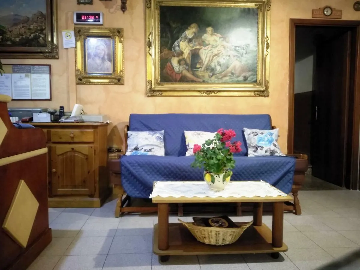 Hotel Eliseo Giardini Naxos 2*,
